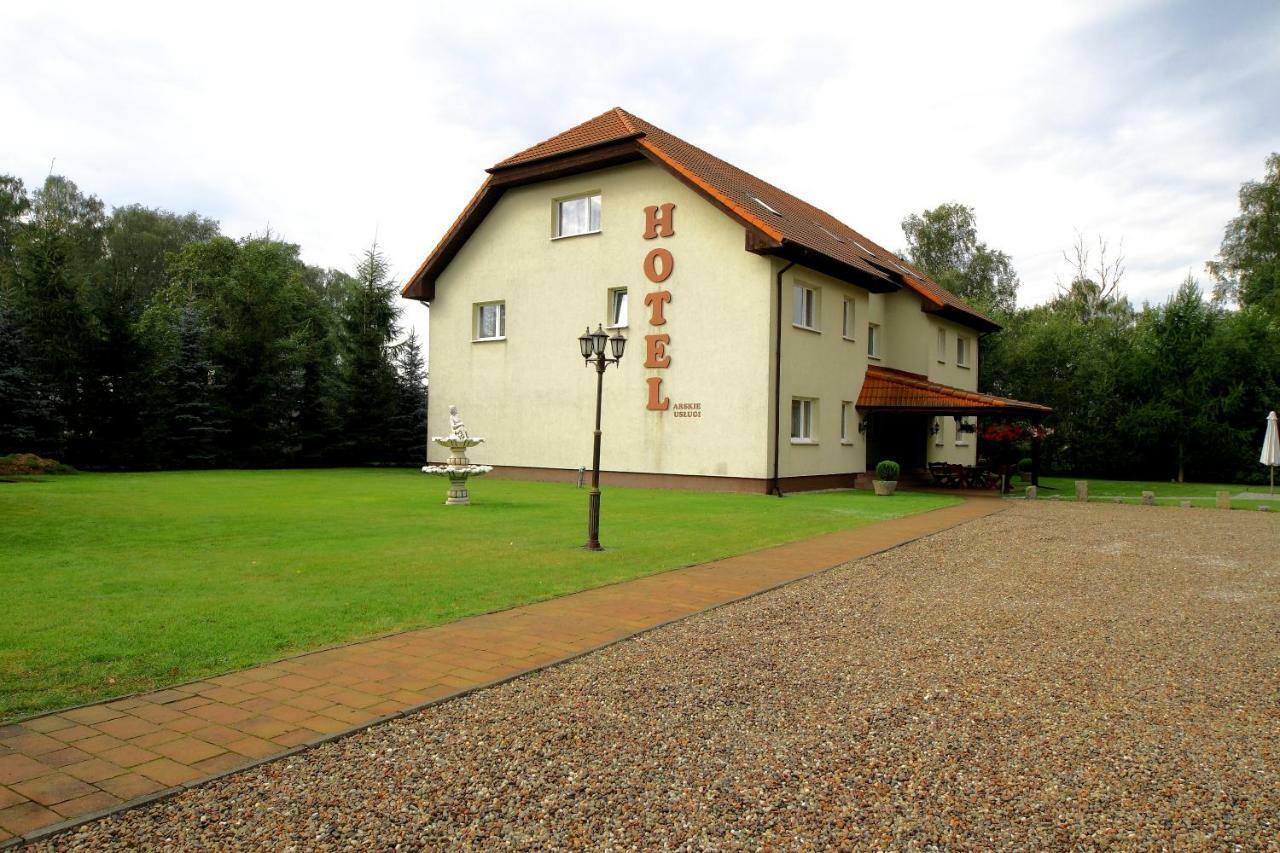 Restaurant & Hostel "Broadway" Kliniska Exteriör bild